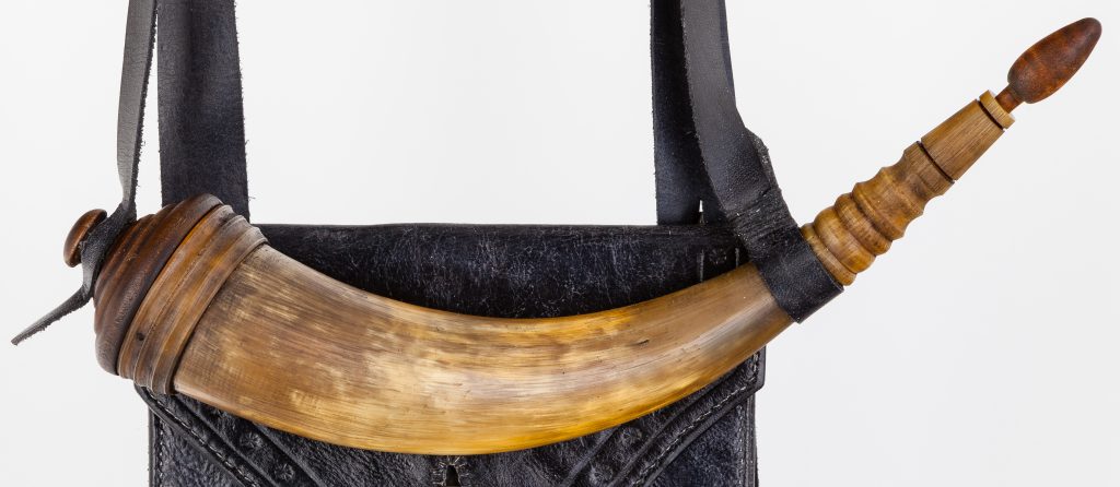 Horn #21 - A slightly different banded, screw-tip horn - 14 1/2" outside curve, 2 3/8" base plug